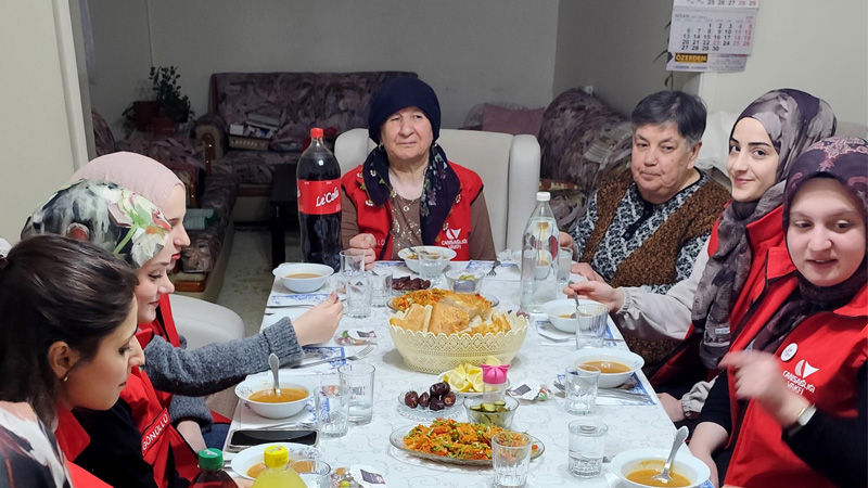 Cansağlığı Topluluğu tarafından organize edilen etkinlikte, Ramazan ayının paylaşma, dayanışma