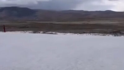 Ankara-Çankırı karayolu üzerinde öğle saatlerinde aniden bastıran yoğun dolu yağışı,