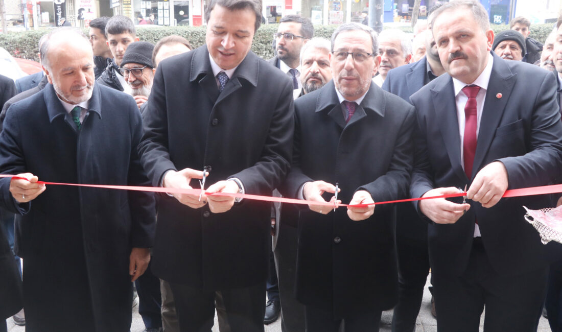 Saadet Partililer “Adalet Sofrası”nda buluştu ÇANKIRI (AA) – Saadet Partisi Genel Başkanı Mahmut Arıkan, “Siyasiler