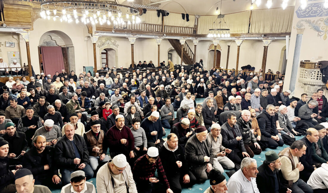 Çankırı'da Osmanlı dönemi geleneklerinden Enderun usulüyle teravih namazı kılındı.