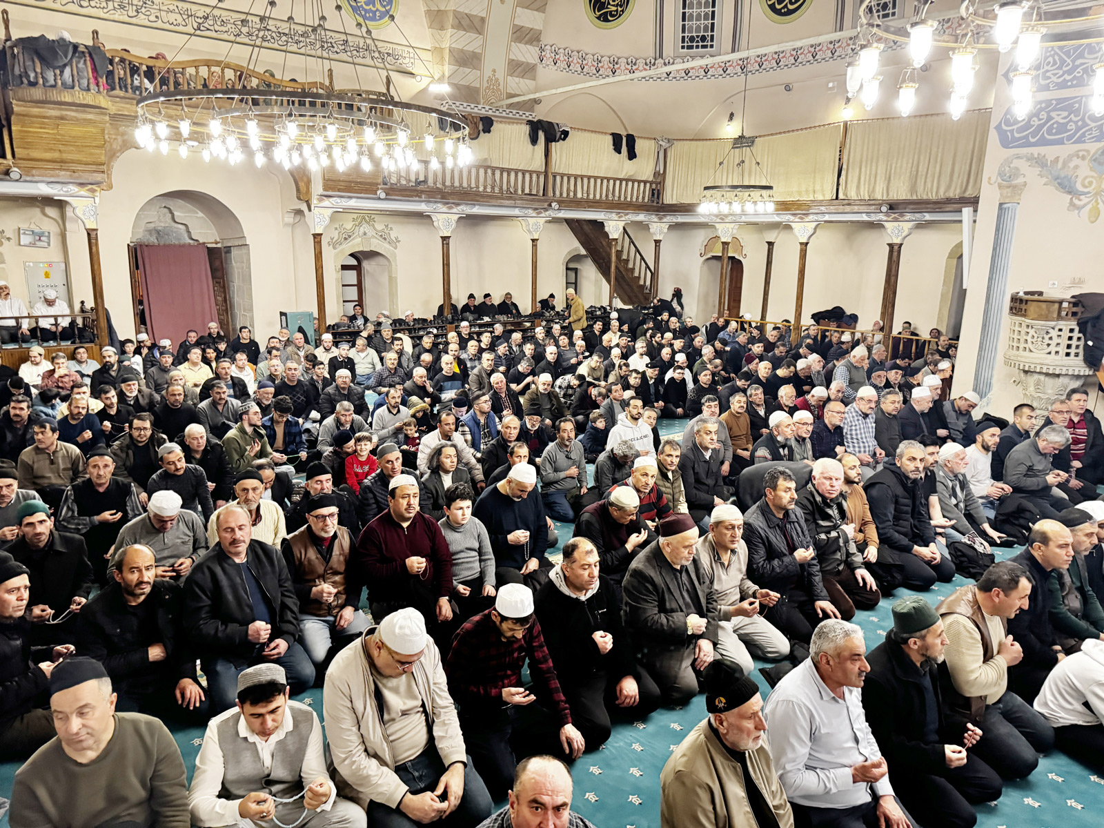 Çankırı'da Osmanlı dönemi geleneklerinden Enderun usulüyle teravih namazı kılındı.