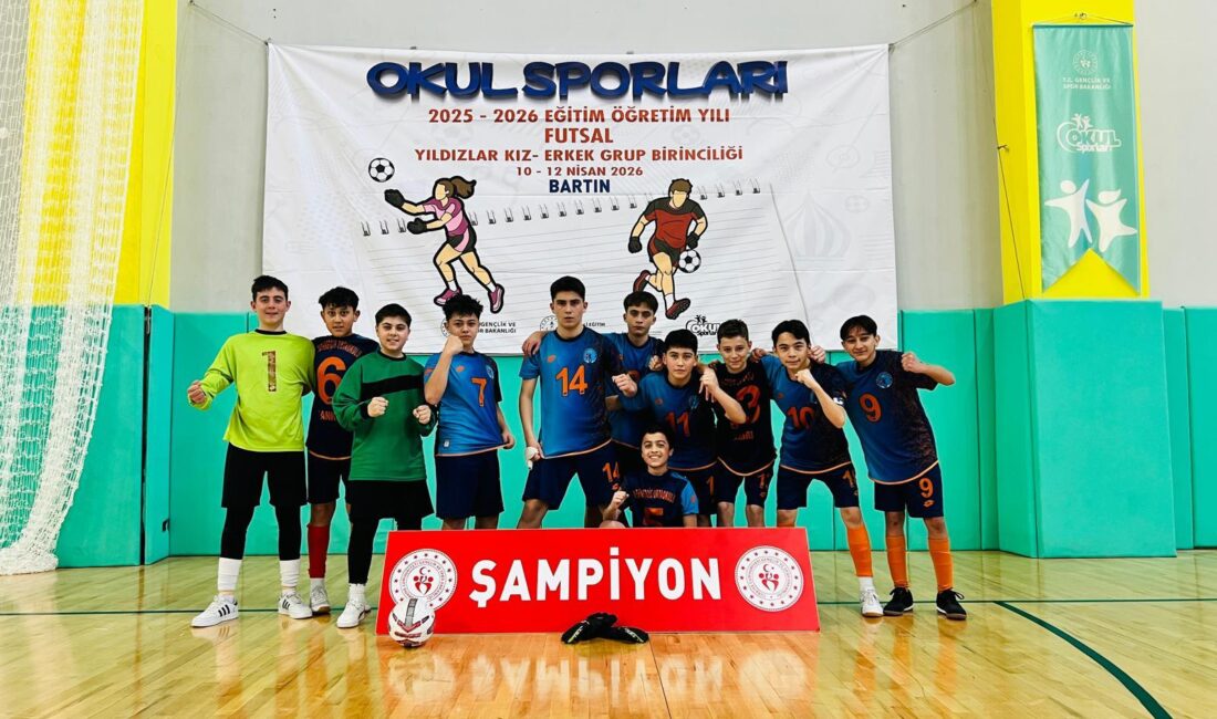 Mehmetçik Ortaokulu Yıldız Futsal Takımı, Bartın’ da düzenlenen grup müsabakalarında