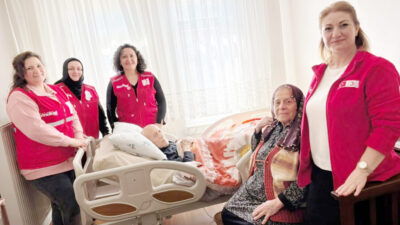 Çankırı’da Türk Kızılay Kadın Gönüllüleri, kentin yaşayan tarihleri 90 yaşındaki