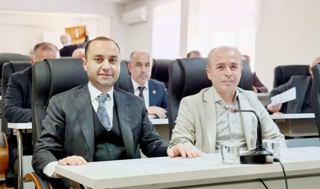 Erdoğan, “Çankırımıza hizmet etmeye devam edeceğiz” Nisan ayı birleşimlerinin ilk toplantısına katılan AK Parti Çankırı İl