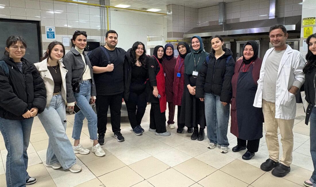 ÇAKÜ Nütrivizyon Topluluğundan “Makarna Workshop” Etkinliği Çankırı Karatekin Üniversitesi Nütrivizyon Topluluğu tarafından düzenlenen “Makarna Workshop” etkinliği,