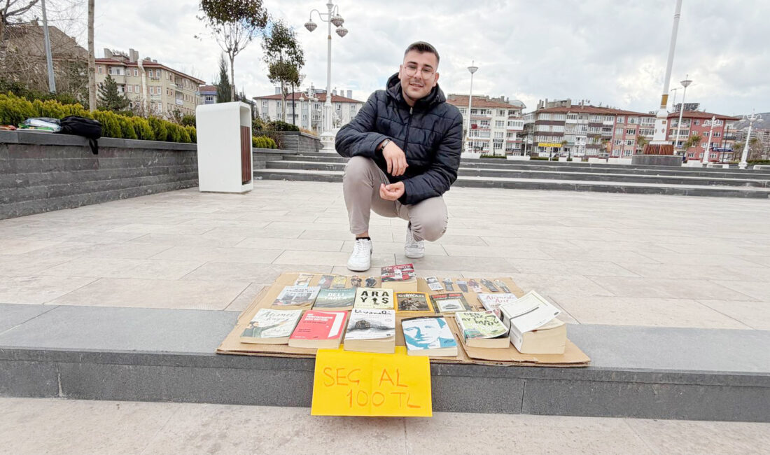 Harçlığını çıkarmak için kitaplarını satıyor…SEÇ AL!.. Seç Al!..Çankırı Karatekin Üniversitesi İnsan ve Toplum Bilimleri Fakültesi Felsefe
