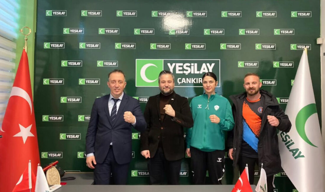 Türkiye Şampiyonu Milli Boksör Ecrin Özkan, Çankırı Yeşilay Spor Kulübü
