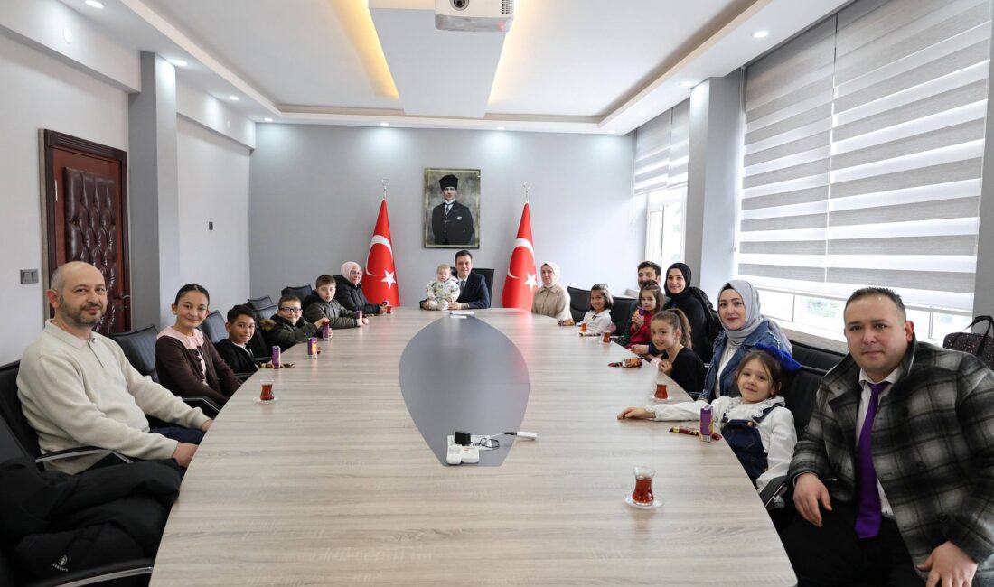 Şabanözü Kaymakamı Emre Urhan, Kütüphane Haftası kapsamında ilçede en çok