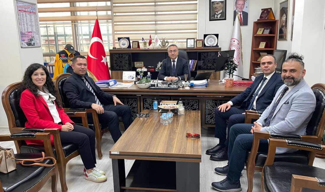 Sağlık Yüksekokulu Heyeti Bulut’u ziyaret etti Gülhane Sağlık Meslek Yüksekokulu Müdürü Dr. Öğr. Üyesi Fırat Seyhan,