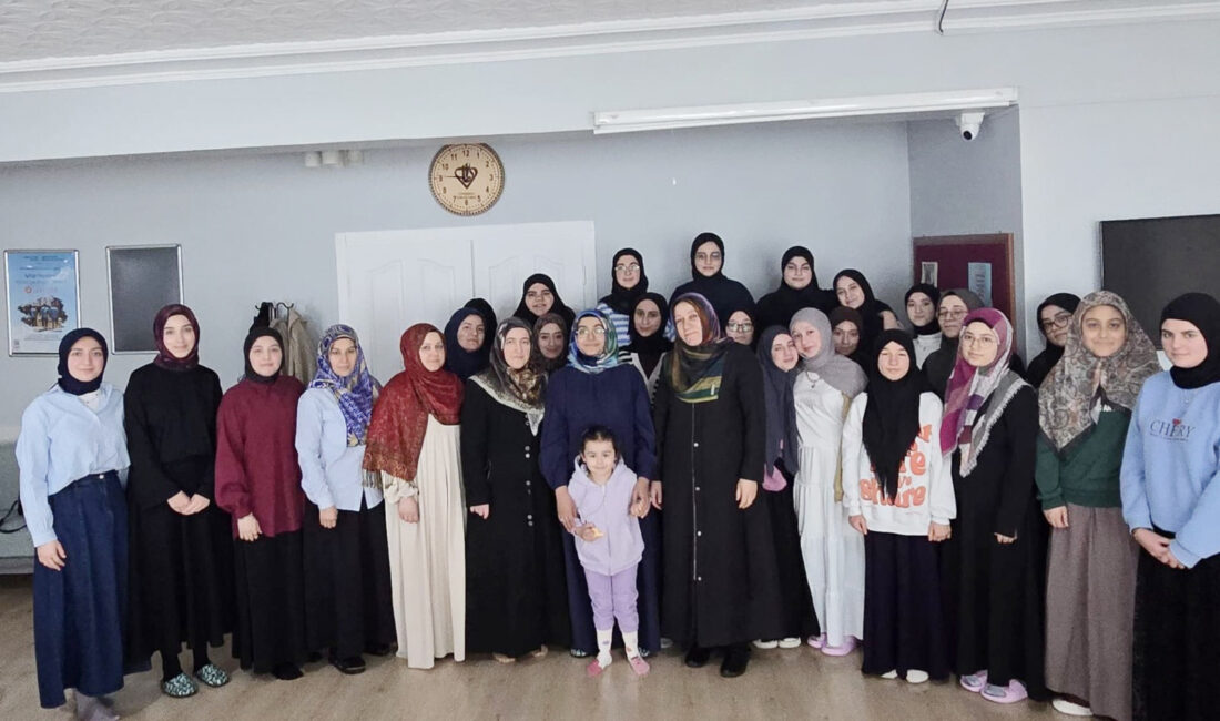 “Şehirler Konuşur: Mekke, Medine ve Kudüs’ün Dili” Programı Gerçekleştirildi. Çankırı İl Müftülüğü tarafından düzenlenen “Bir Konu – Bir Konuk”