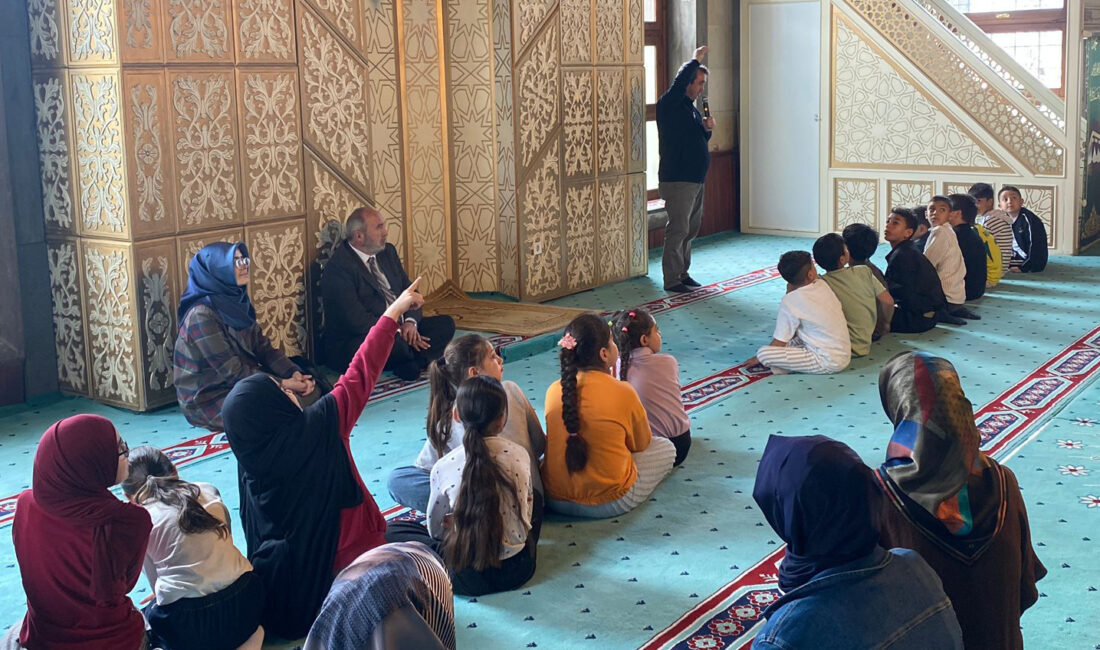 ÇEDES Projesi Kapsamında Cumhuriyet İlkokulu Öğrencileri TOKİ Şeyh Osman Camii’ni Ziyaret Etti “Çevreme Duyarlıyım, Değerlerime Sahip Çıkıyorum” ÇEDES Projesi kapsamında Cumhuriyet İlkokulu