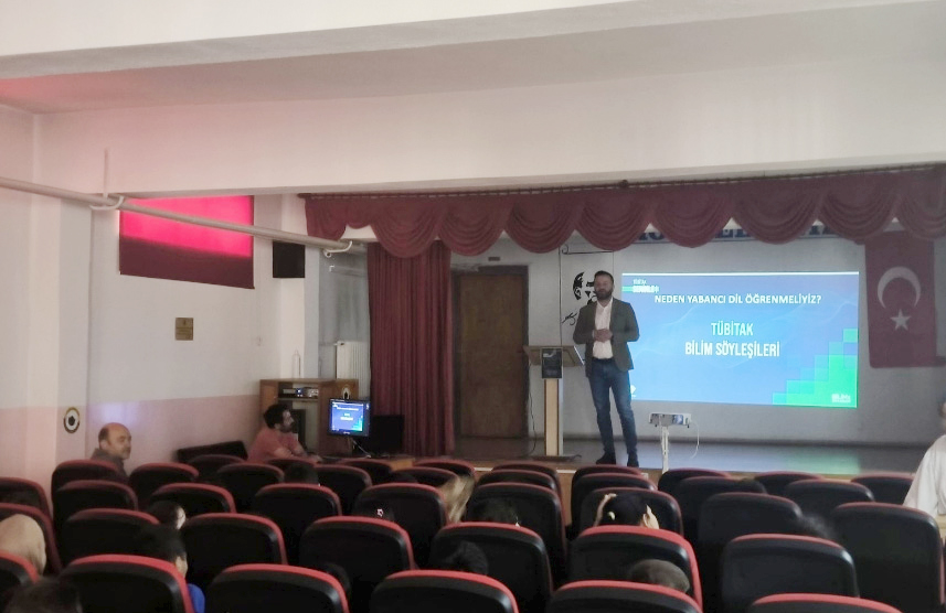 Karatekin Ortaokulu’nda öğrencilerin akademik gelişimlerine katkı sağlamak ve farklı alanlarda