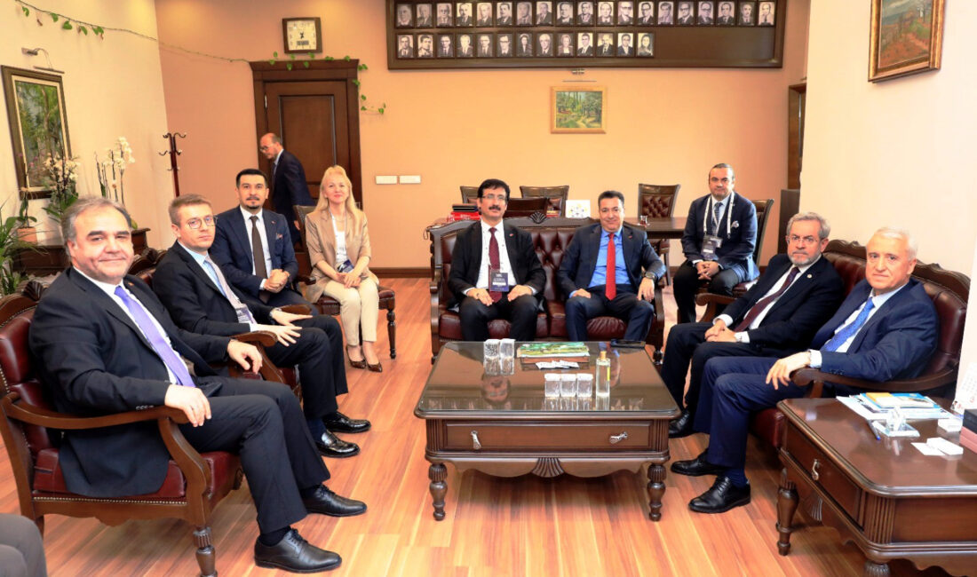 Rektör Karataş, İstişare Toplantısına Katıldı Çankırı Karatekin Üniversitesi Rektörü Prof. Dr. Mevlüt Karataş, Yükseköğretim Kurulu