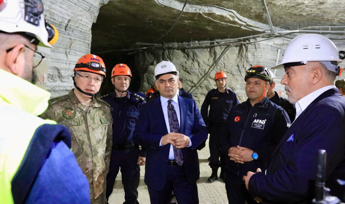 Vali Çakırtaş Tuz Mağarasındaki AFAD Depolarında inceleme yaptı Çankırı Valisi Hüseyin Çakırtaş, AFAD’ın Tuz Mağaraları içerisinde yer alan