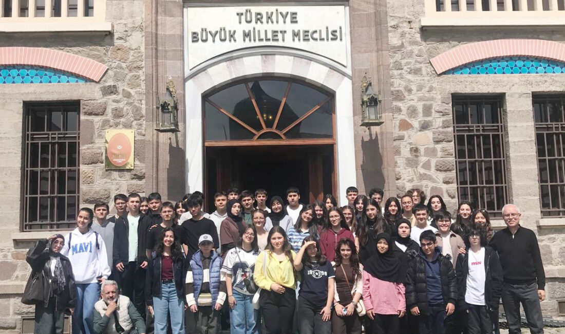 Çankırı TOBB Fen Lisesi’nden Ankara ve Eskişehir’e Kültür Gezesi Çankırı TOBB Fen Lisesi öğrencileri, Türk Dili ve Edebiyatı öğretmenleri