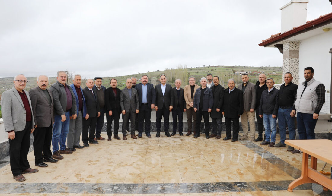 Çankırı Valisi Çakırtaş, Küçüklü Köyü’nde Şükür ve Yağmur Duasına Katıldı Çankırı Valisi Hüseyin Çakırtaş, Merkez Küçüklü Köyü sakinleri tarafından düzenlenen