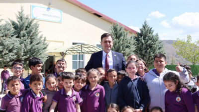 Şabanözü Kaymakamı Emre Urhan, ilçede eğitim-öğretime yeni başlayan Yarenler İlkokulu’nu