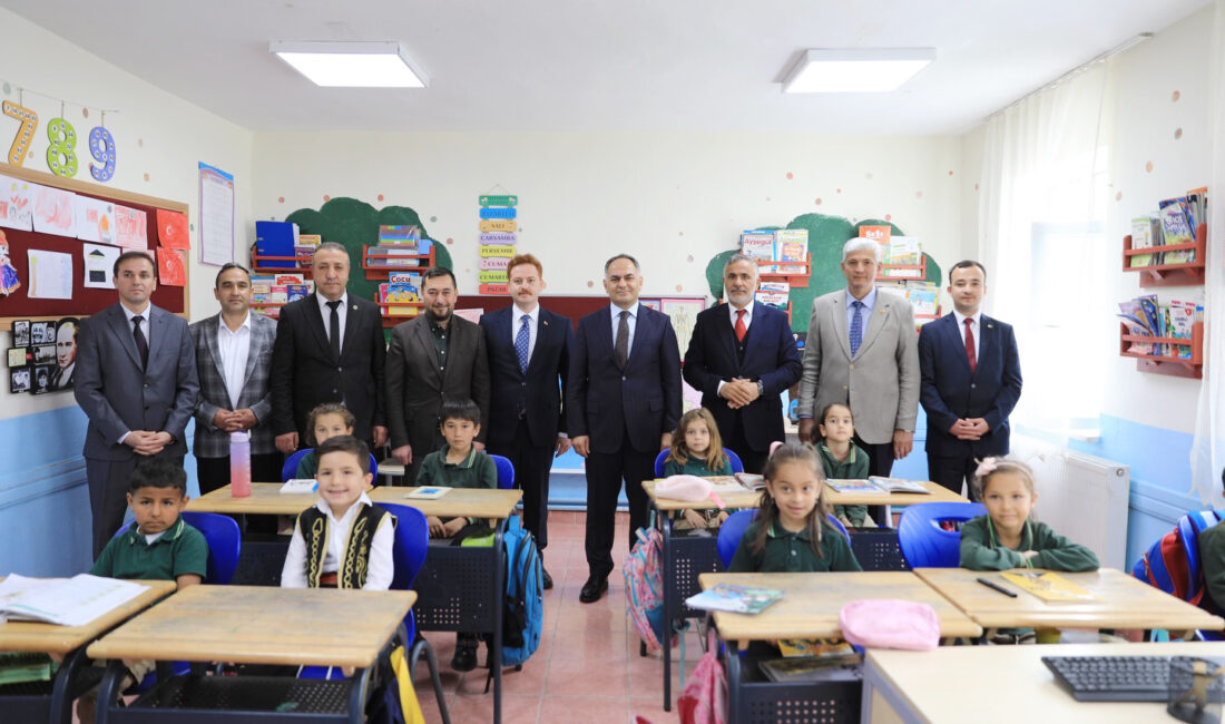 Vali Hüseyin Çakırtaş, Orta ilçesinin Dodurga Beldesi İlkokulu’nu ziyaret ederek