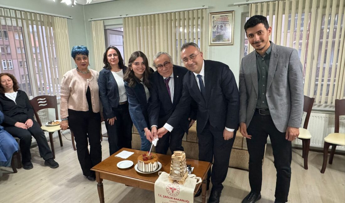Bulut’tan eczacılara ziyaret “14 Mayıs Eczacılar Günü” nedeniyle İl Sağlık Müdürü Dr. Öğr.