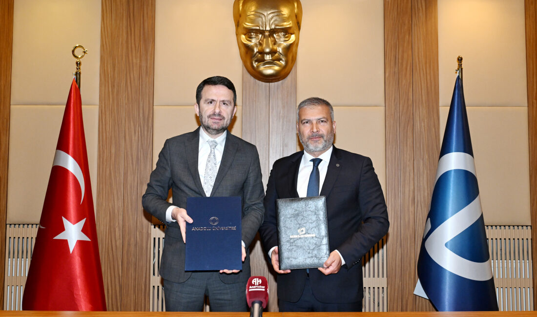 Basın İlan Kurumu ile Anadolu Üniversitesi arasında iş birliği protokolü Basın İlan Kurumu (BİK), kamu-akademi iş birliği vizyonu doğrultusunda üniversitelerle