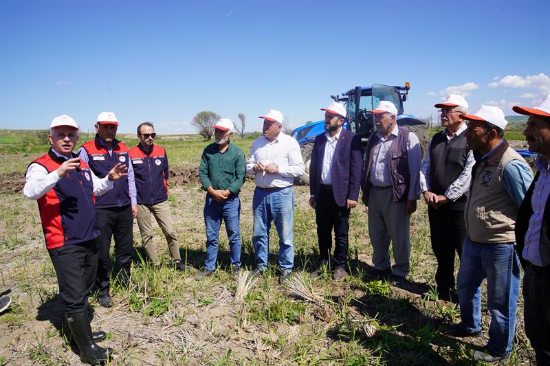 Candan, Çiftçiler Gününü Kutladı Tarım ve Orman İl Müdürü Latif Candan, 14 Mayıs Dünya