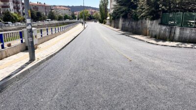 Çankırı’da belediyenin ara sokaklarda başlattığı sıcak asfalt çalışmaları vatandaşların tepkisini