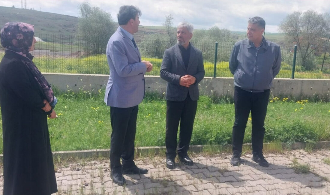 Işık’tan okul ziyaretleri İl Millî Eğitim Müdürü Ayhan Işık, MKE Tophane İlkokulu ve