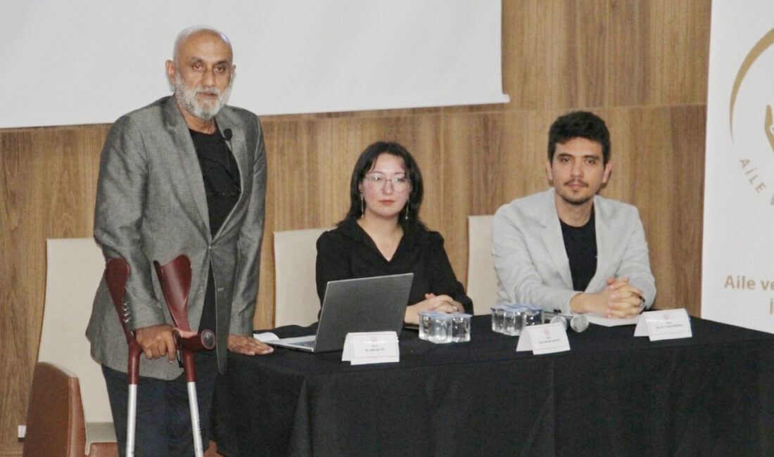“Engelli Çocuğu Olan Ailelere Bütüncül Yaklaşım” sempozyumu düzenlendi Aile ve Sosyal Hizmetler İl Müdürlüğü ile Çankırı Karatekin Üniversitesi