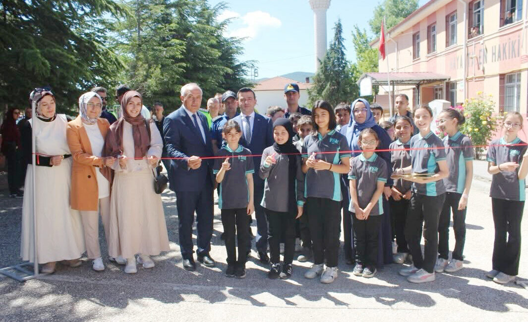 Ilgaz’da Muhteşem Yıl Sonu Sergisi: Öğrencilerin Eserleri Göz Kamaştırdı Çankırı’nın Ilgaz ilçesinde, eğitim-öğretim yılının sonuna yaklaşılırken öğrencilerin el emeği
