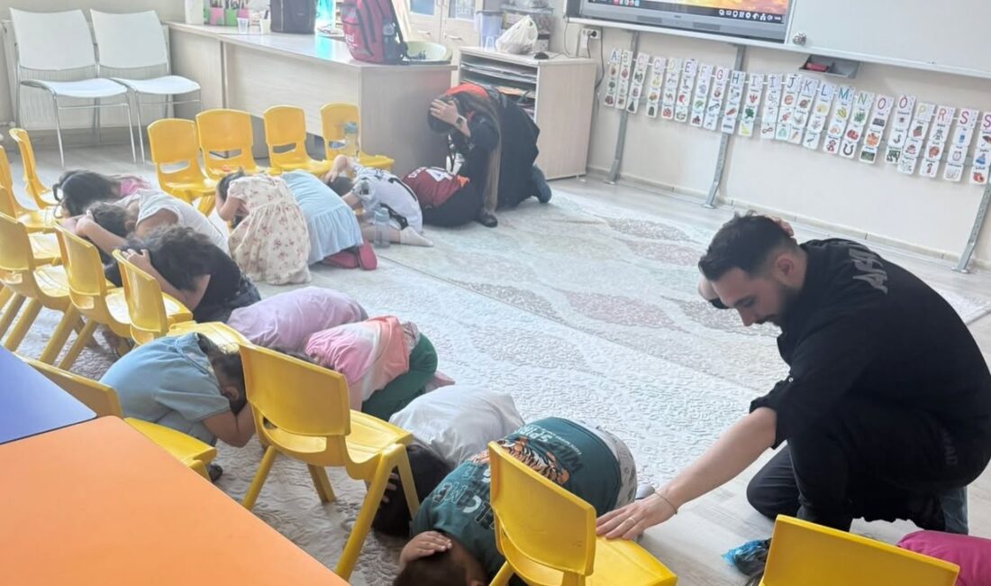 Afet Farkındalık Eğitimleri sürüyor Çankırı İl Afet ve Acil Durum Müdürlüğü, eğitim programları çerçevesinde