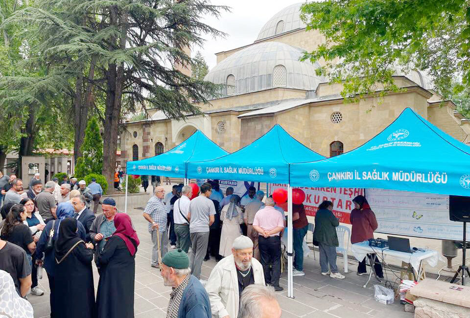 “Cuma Sonrası Sağlık Noktası” Programı Devam Ediyor Çankırı’da 50-70 yaş aralığındaki vatandaşlara ücretsiz bağırsak kanseri taraması hizmeti