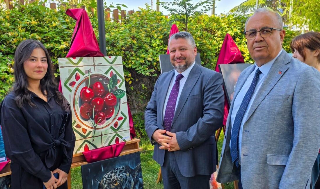 Yıl Sonu Sergisi Büyük İlgi Gördü Selahattin İnal Güzel Sanatlar Lisesi öğrencilerinin yıl boyunca büyük emek