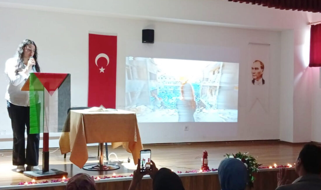 Öğrencilerden Filistin Temalı Şiir Dinletisi Çankırı TOBB Fen Lisesi öğrencileri tarafından, Filistin’de yaşanan insani drama