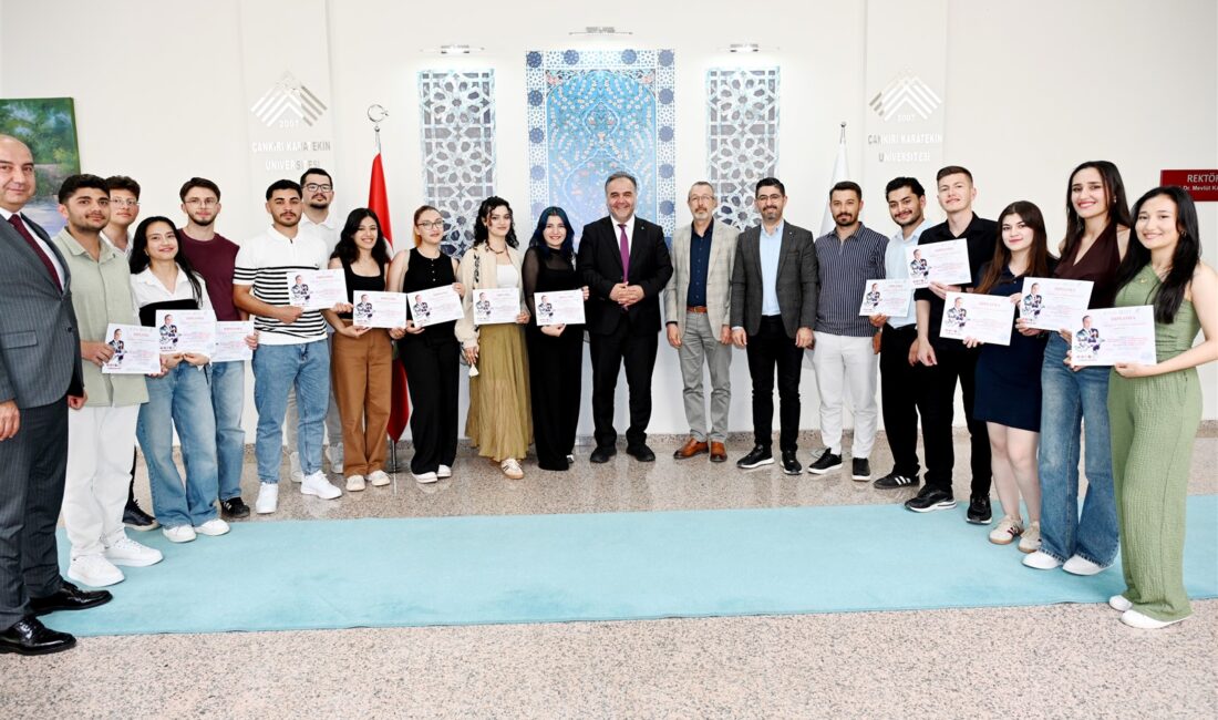 Bakü’de Türkiye’yi Temsil Eden ÇAKÜ Ekibine Rektör Karataş’tan Tebrik Çankırı Karatekin Üniversitesi Rektörü Prof. Dr. Mevlüt Karataş, 4-8 Mayıs