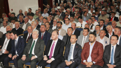 AK Parti mahalle ve köy başkanları toplantısı dün gerçekleştirildi. AK