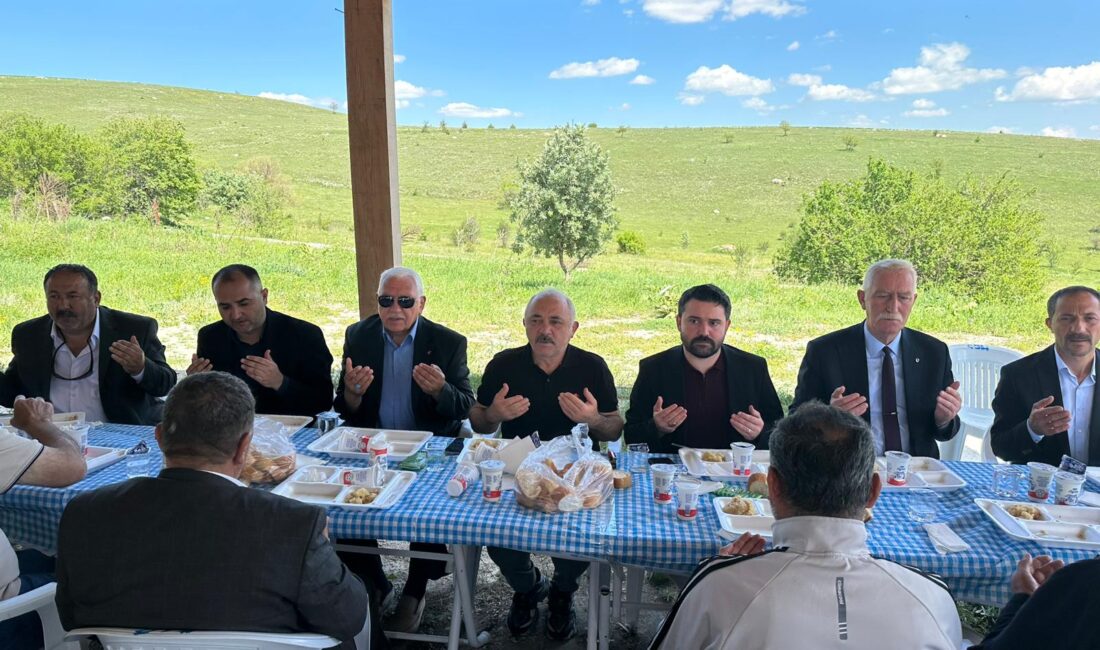 Ülkücü Şehit Ali Osman Devecioğlu Anıldı MHP Çerkeş İlçe Teşkilatı tarafından ülkücü şehit Ali Osman Devecioğlu’nun