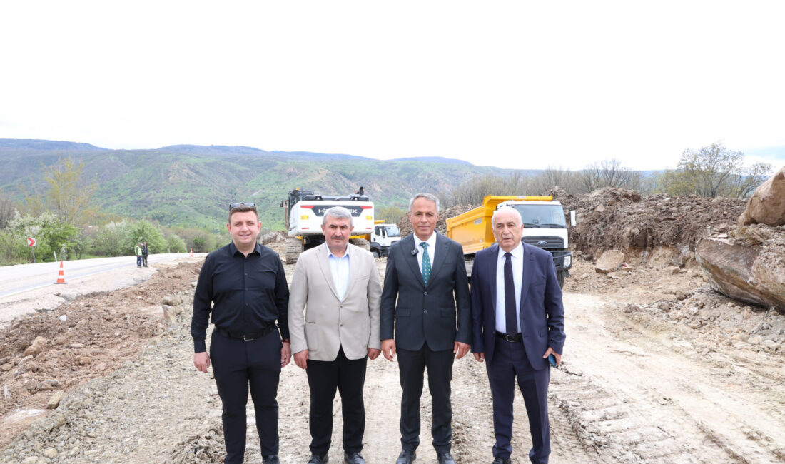 Kızılcahamam – Çerkeş Yolunda Çalışmalar Başladı Yıllardır bölge halkının özlemle beklediği Kızılcahamam – Çerkeş yolu projesinde