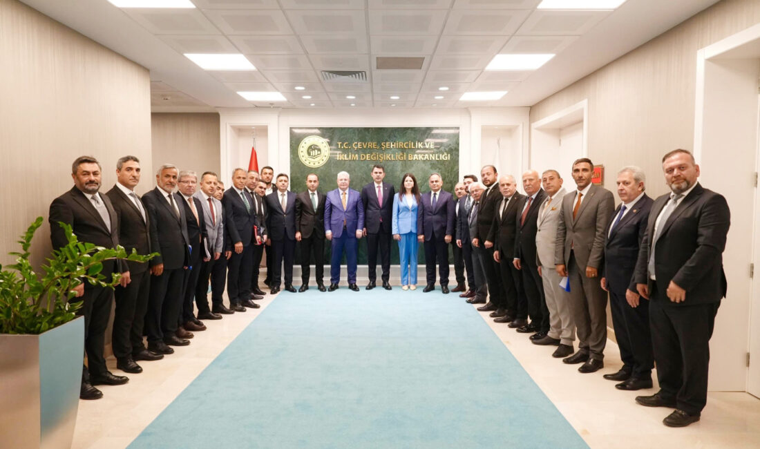 Vali Hüseyin Çakırtaş; AK Parti Grup Başkanvekili M. Emin Akbaşoğlu,