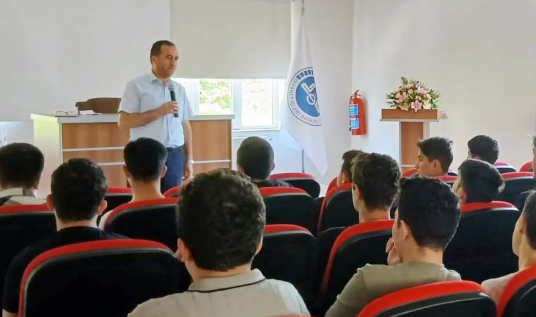 Peygamberimiz ve Gençlik Söyleşisi Düzenlendi Çankırı İl Müftülüğü Aile ve Dini Rehberlik Bürosu tarafından, 11