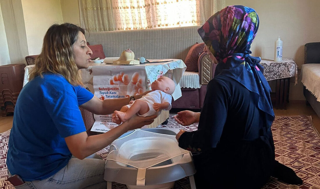 Ev Ziyaretleri Gerçekleştiriliyor Sağlık Bakanlığı tarafından yürütülen “Her Gebeye Bir Ebe” uygulaması kapsamında