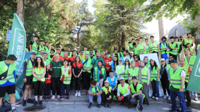 Bağımsızlık Sürüşü adıyla düzenlenen tur kapsamında yüzlerce gönüllü pedal çevirdi.