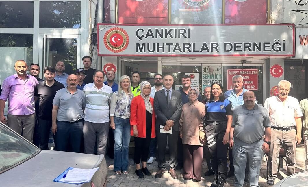 Çankırı’da Huzur ve Güvenlik İçin Muhtarlarla El Ele! Çankırı İl Emniyet Müdürlüğü, şehrin huzur ve güvenliğini üst seviyede