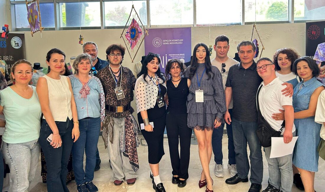 “Bir Nefes Bir İz Bir Umut” ÜNİDES Proje Sergisi Gerçekleştirildi Çankırı Karatekin Üniversitesi Sanat, Tasarım ve Mimarlık Fakültesi Tekstil ve
