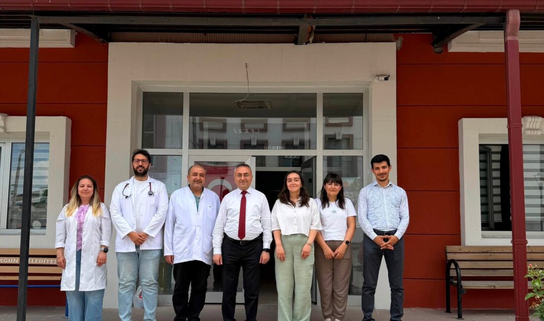 İl Sağlık Müdürü Dr. Öğr. Üyesi Yunus Emre Bulut, beraberinde