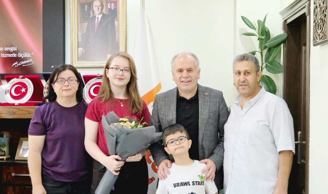 Kurşunlu’nun Gururu: Selin Şivkan Lgs Türkiye Birincisi Olmasının Ardından Belediyede Ağırlandı! 2026 Liselere Geçiş Sistemi (LGS) kapsamında yapılan merkezi sınavda tüm