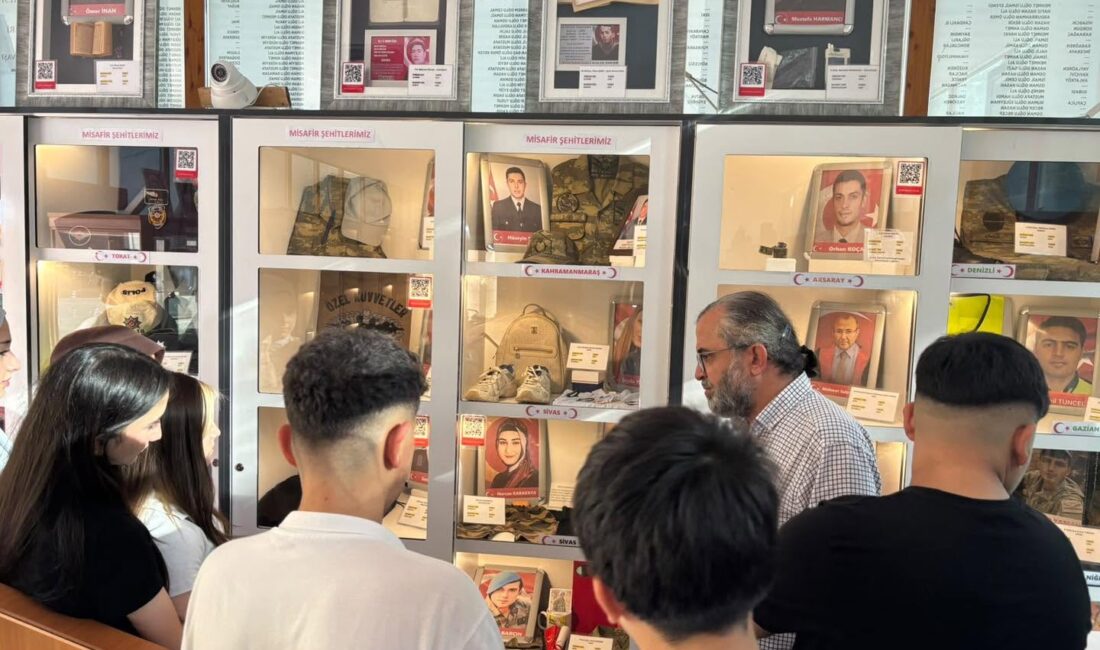 TÜGVA’lı Gençlerden 15 Temmuz’da Anlamlı Ziyaret: Şehitlerin İzinde Bir Gün! 15 Temmuz Demokrasi ve Millî Birlik Günü vesilesiyle TÜGVA ve