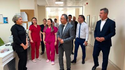 İl Sağlık Müdürü Dr. Öğr. Üyesi Yunus Emre Bulut, beraberinde