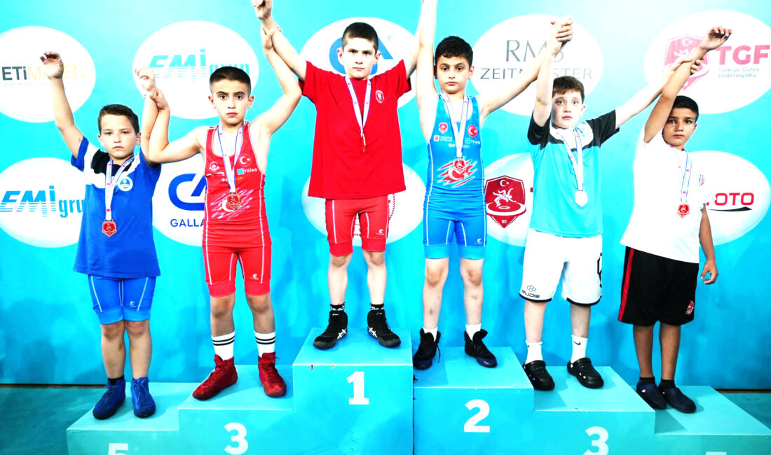 Güreşte Çankırı rüzgârı esmeye devam ediyor. Serbest Stil Minikler Türkiye