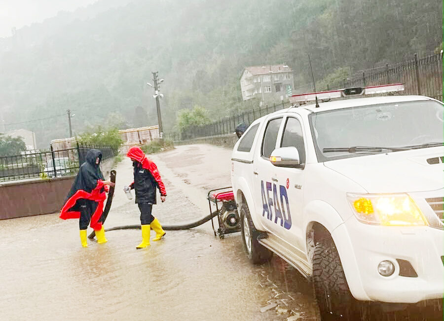 Çankırı AFAD Ekipleri Sel Bölgesinde Kastamonu genelinde etkili olan ve özellikle Cide ilçesi ile çevresinde
