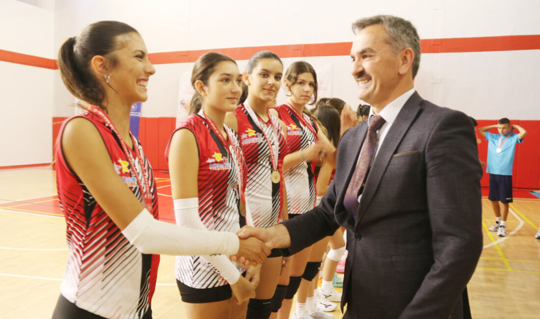 ANALİG Voleybol Yarı Finalistleri Belli Oldu! Çankırı, Anadolu Yıldızlar Ligi (ANALİG) Yarı Final Kız-Erkek Voleybol Müsabakalarına